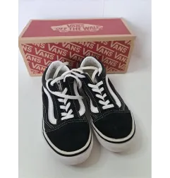 Scarpe Vans N 32 (piccola Macchietta Su Lato)