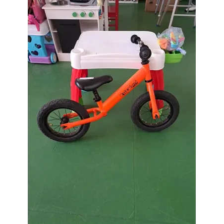 Balance Bike Arancione (sellino Rovinato e Segni Di Utilizzo)