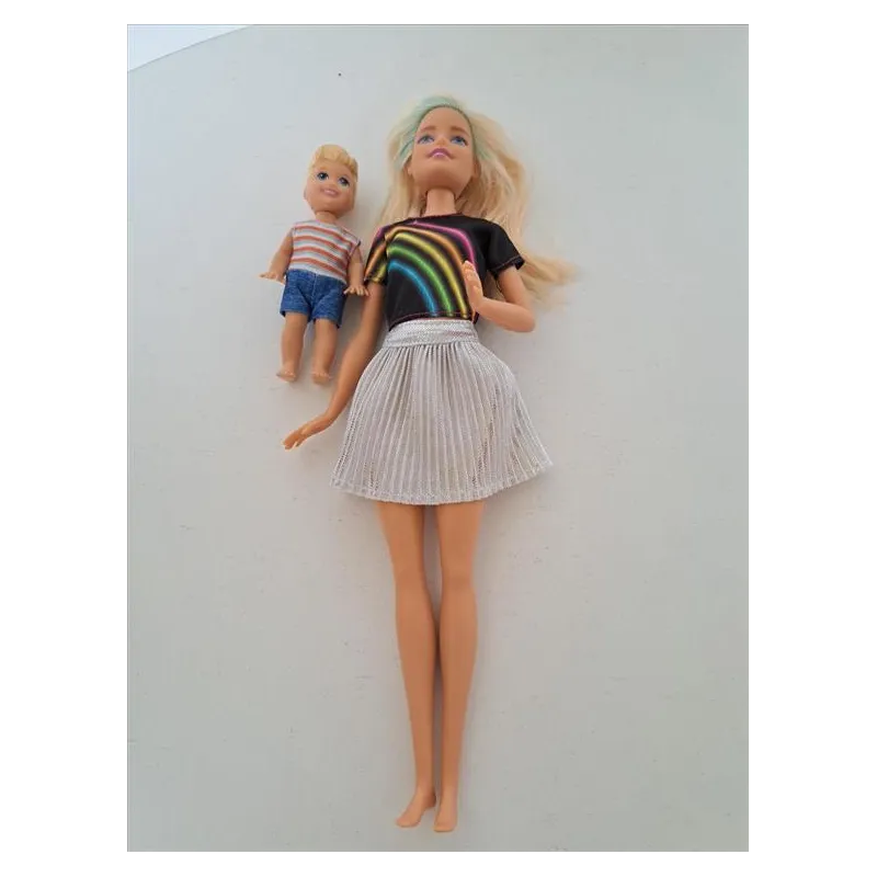 Barbie Gonna Argento Con Ken Piccolino