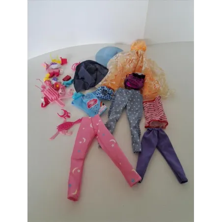 Accessori Barbie: Vestiti, Scarpe, Pettini, Appendini, Borsette...