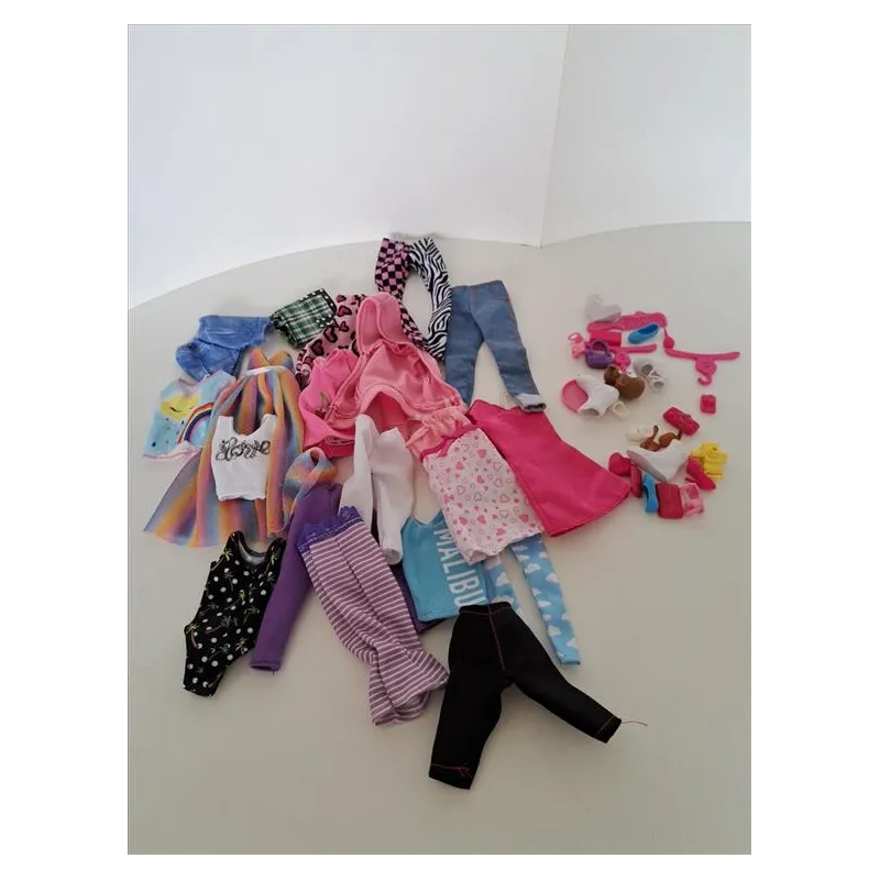 Accessori Barbie: Vestiti, Scarpe, Pettini, Appendini, Borsette...