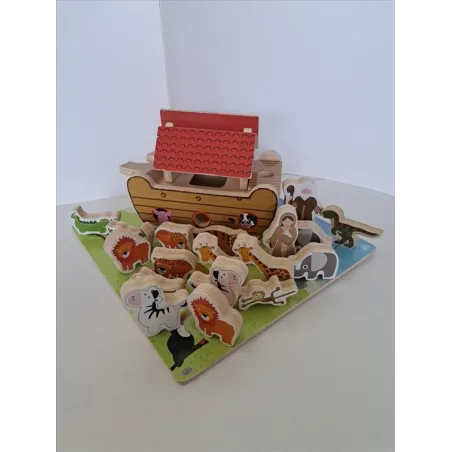 Gioco Con Aminali In Legno e Sfondo
