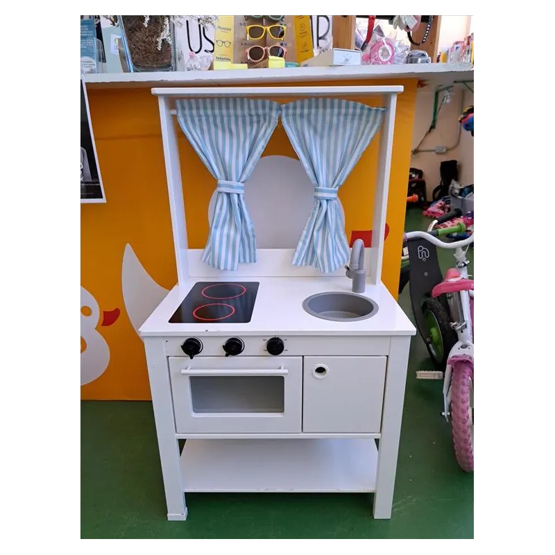 Cucina Ikea Con Tendina Azzurra