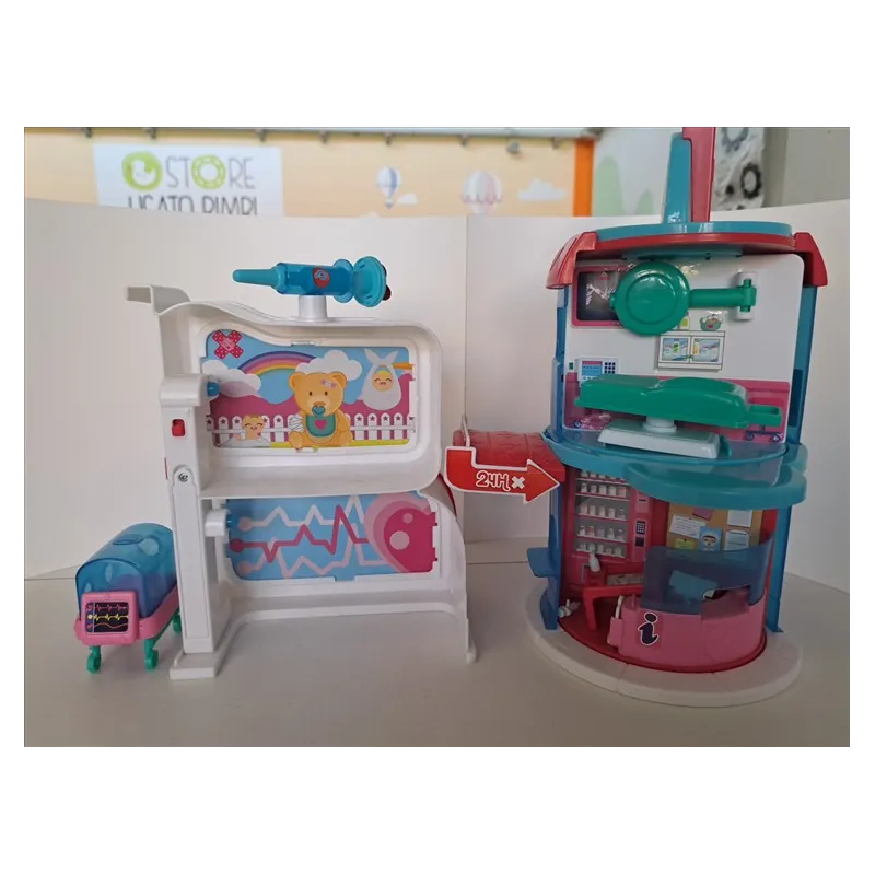 Ospedale Piny Pon Con Diverse Stanze e Accessori