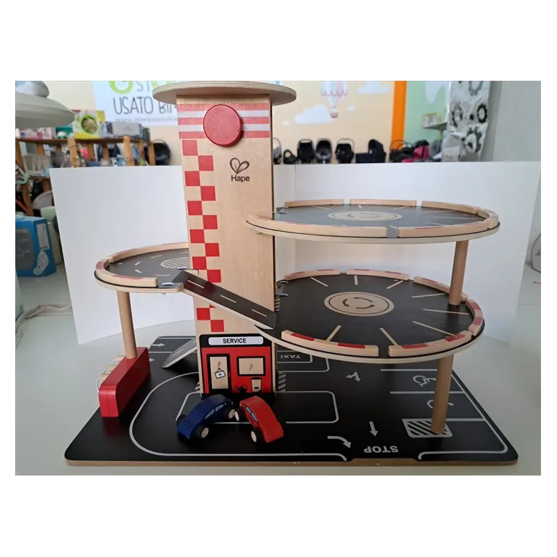 Garage in Legno Hape Con Rampe