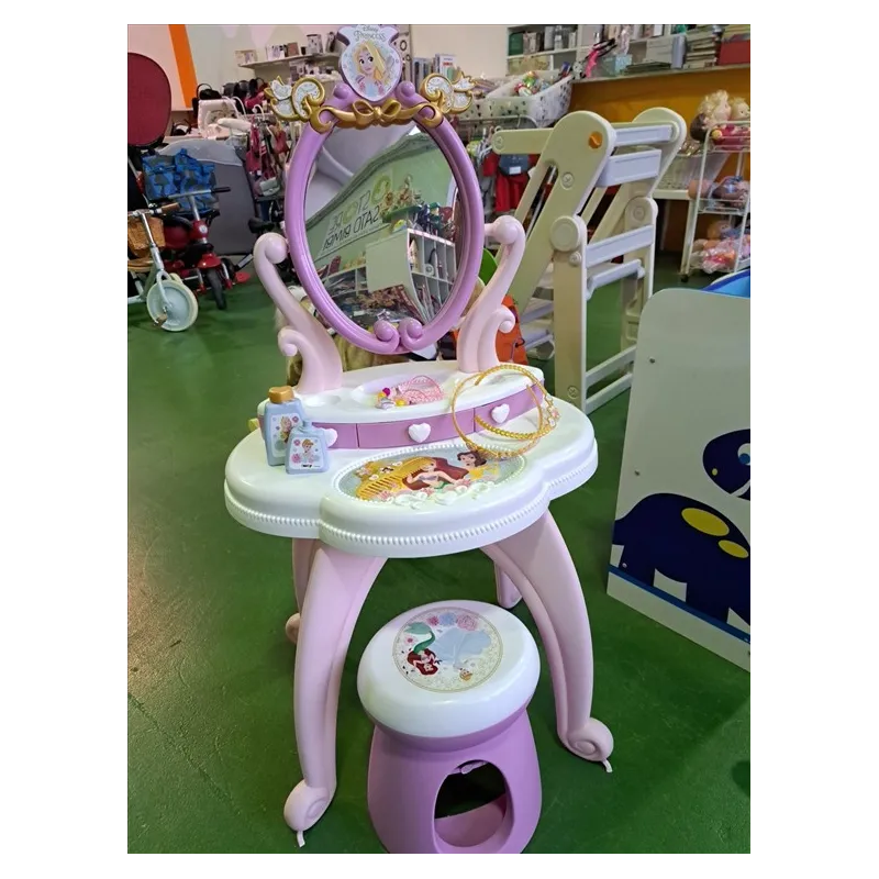 Specchiera Principesse Smoby con sgabello, specchio girevole e accessori