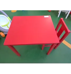 Tavolino In Legno Rosso Con Sedia Ikea