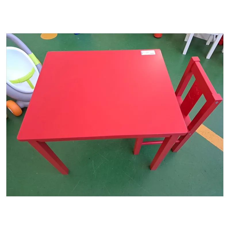 Tavolino In Legno Rosso Con Sedia Ikea