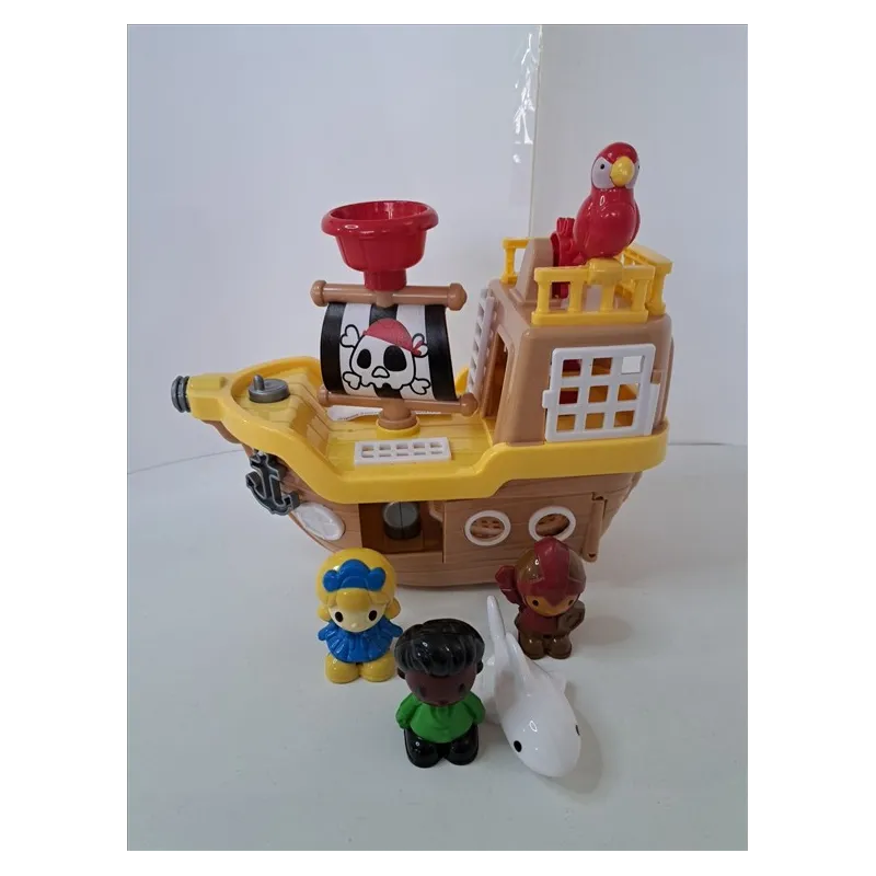 Galeone Con Personaggi e Squalo Bianco