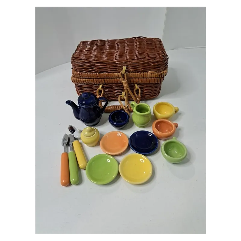 Cestin ìo Con Set Caffè / Thè In Porcellana