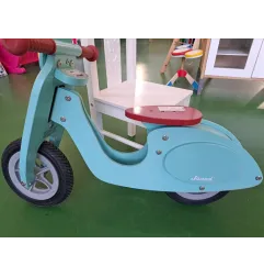 Cavalcabile Scooter Vespa in Legno Janod