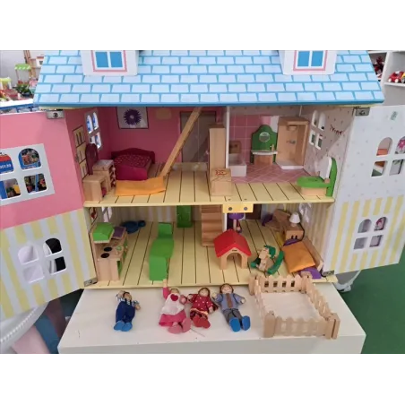 Casa Delle Bambole In Legno Con Tutti Gli Arredi