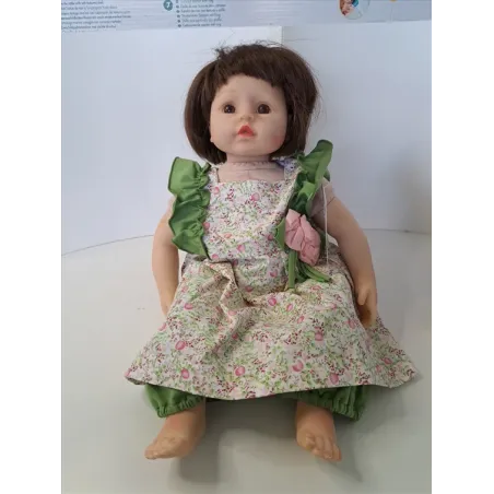 Bambola Con Tutina Bianca