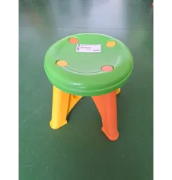 Sgabellino In Plastica Verde e Arancione