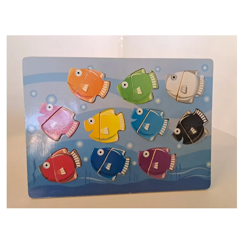 Pannello In Legno Con Pesciolini Colorati