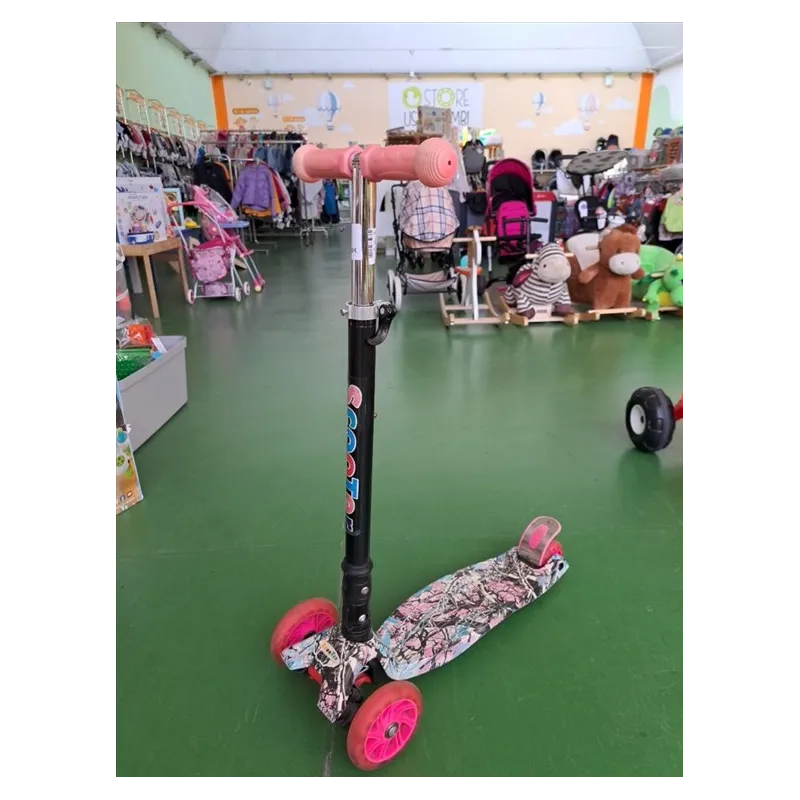 Monopattino Rosa e Nero