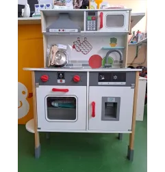 Cucina In Legno Con Accessori