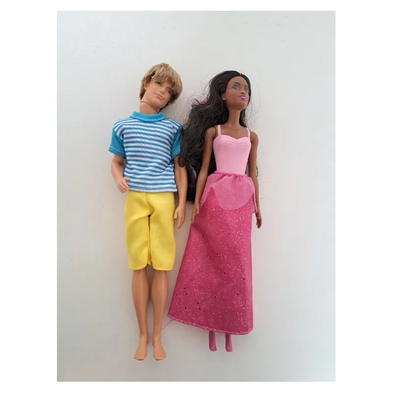 Barbie Capelli Neri Vestito Rosa e Ken Biondo