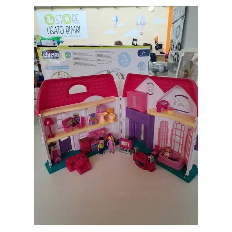Casa Delle Bambole Con Mobilio e Famiglia
