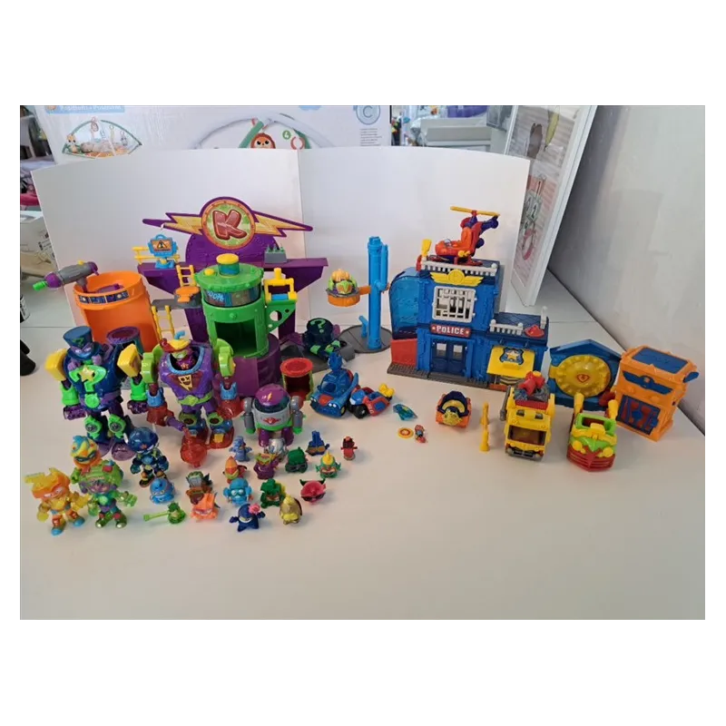 SUPERTHINGS Kazoom Lab Battle – Laboratorio Kazoom Con Personaggi, Mezzi e Accessori