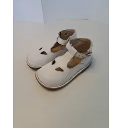 Sandali Bianchi Con Buchi Eureka N.25