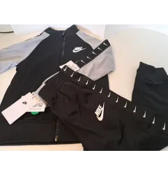 Tuta Completa Nike Nera E Grigia 5-6 A Con Piccola Macchia Su Spalla