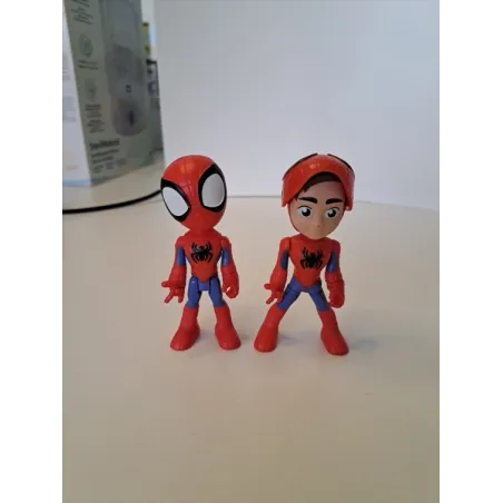 Personaggio Spidey Con Maschera E Spidey