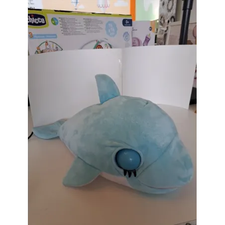 Delfino Apre e Chiude Occhi e Fa Suoni Dolcissimo