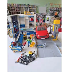 Officina Del Meccanico Con Ponte Per Auto Rossa Playmobil