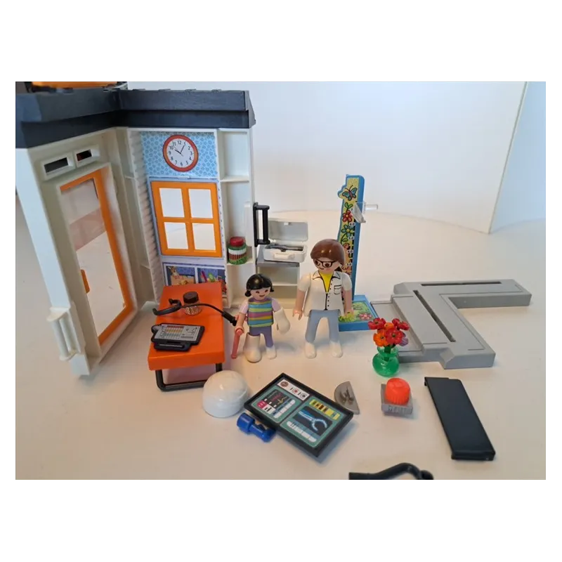 Clinica Del Dottore / Pediatra Playmobil Con Personaggi Accessori