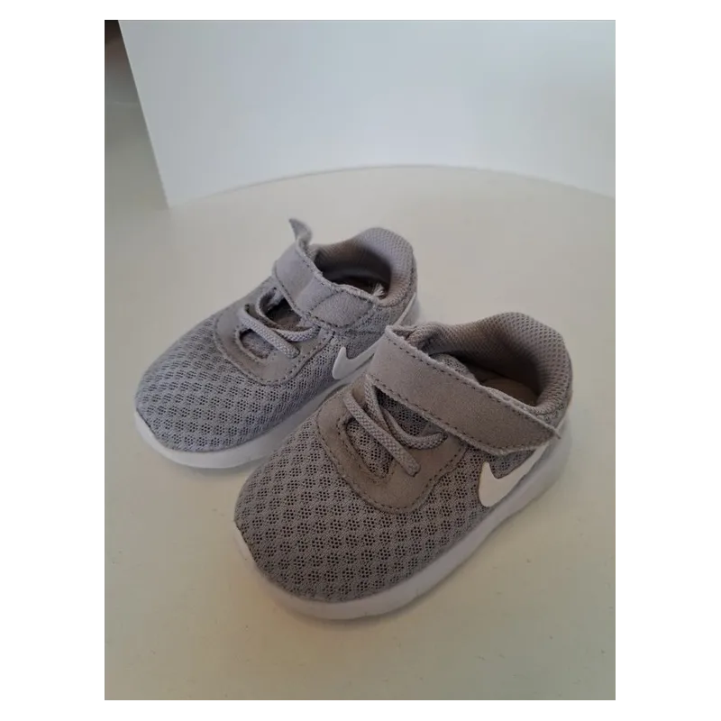 Scarpe Nike Grigie N.19.5