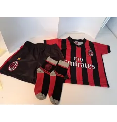 Coompleto Milan: Ti Shirt, Pantaloncini, Calze 2 A
