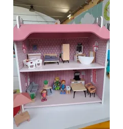 Casa Delle Bambole In Legno Con Tutti Gli Arredi e Personaggi